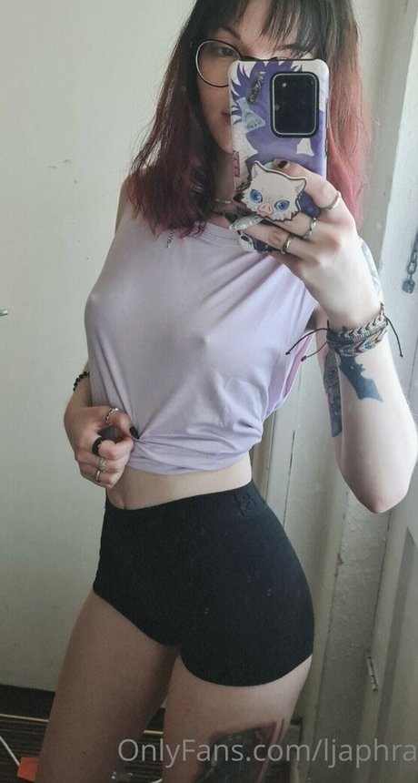 Louise Julie ポルノスター 写真