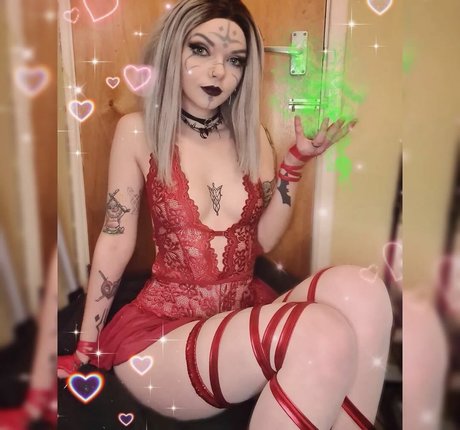 ティーンシーメールオンリーファンズ セクシー裸 画像