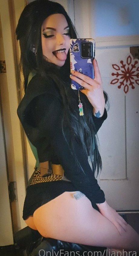 Louise Julie アート女優 写真