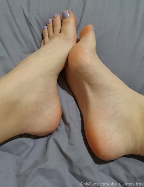 ゴス3P OnlyFans セクシー 写真