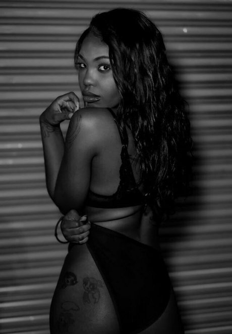 年配の熟女オンリーファンズ エロ ギャラリー