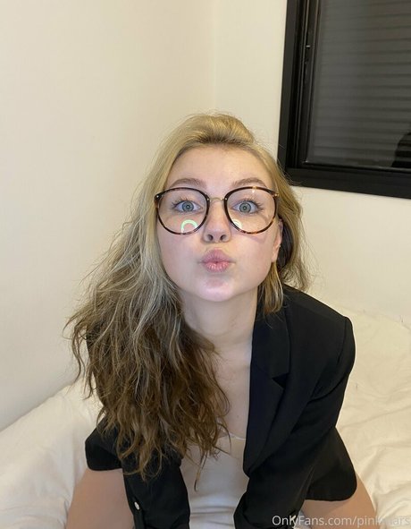 アジア人のティーンの足 オンリーファンズ トップ 写真