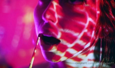 OnlyFansの交換 ポルノグラフィック 写真