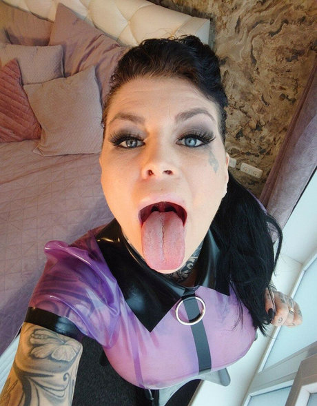 アラブのフェラチオOnlyFans アートポルノ 画像