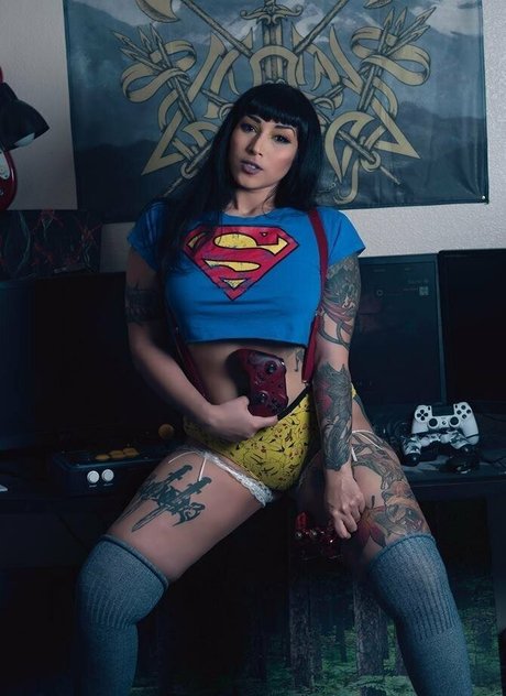 ピアス乳首オンリーファンズ 無料 画像