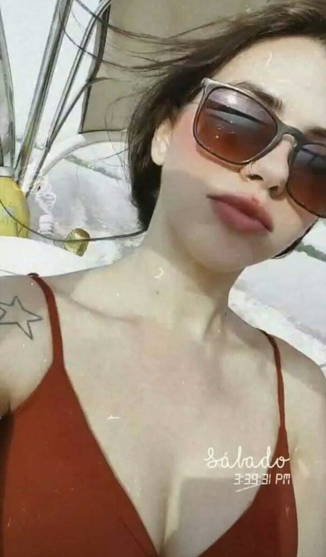 レズビアンの足OnlyFans ホットセクシー ギャラリー