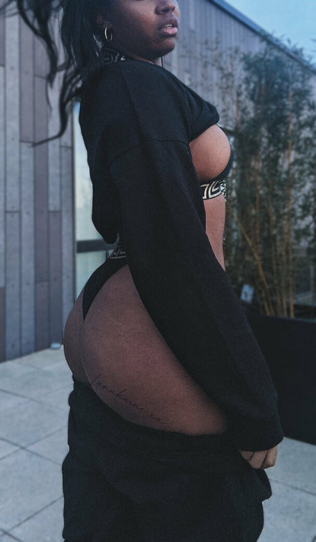 lanakaine ヌードのポルノスター 画像