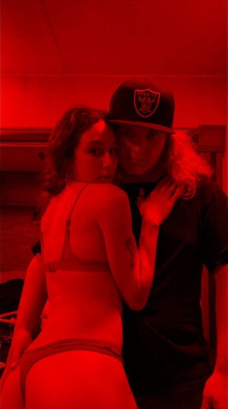 金髪クーガーオンリーファンズ 無料エロ 写真