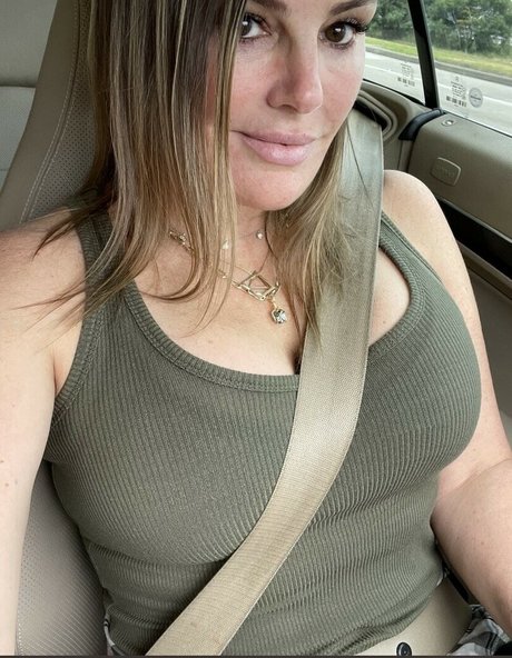 Dysmorphia wb セクシー女優 写真