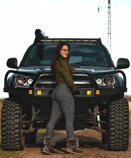 ラテン系ティーンオンリーファンズ HD 写真