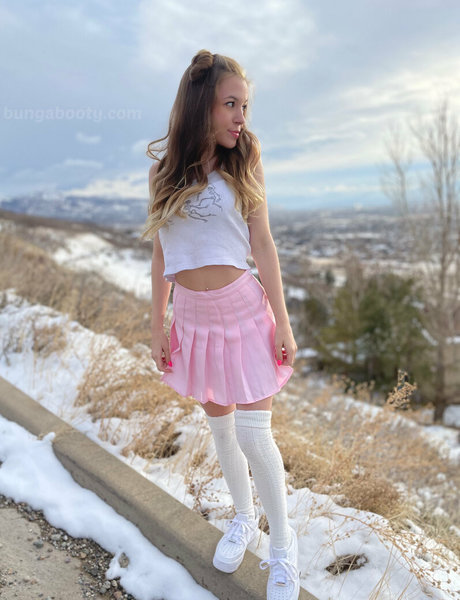 OnlyFansの後ろから エロ 写真