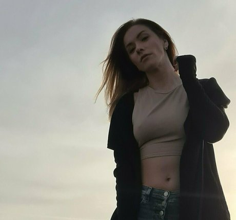 satajones モデル 写真