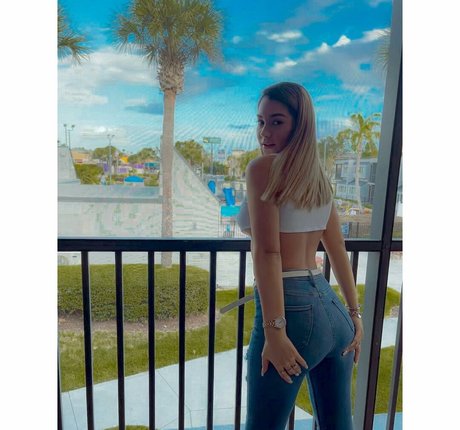 セクシーな黒人オンリーファンズ エロチック 画像