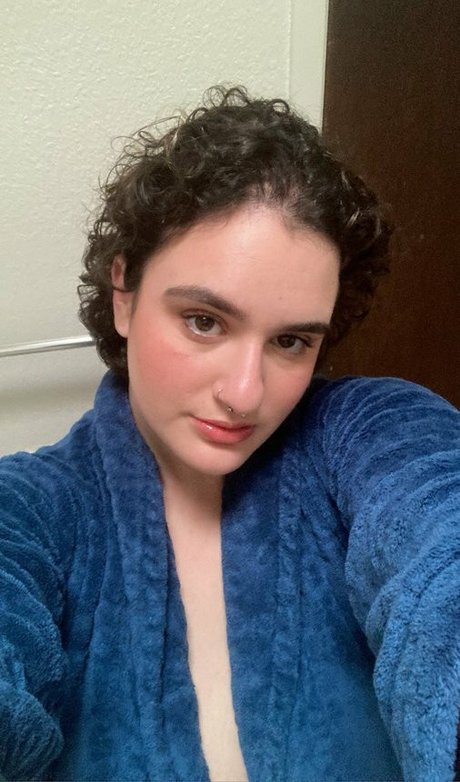 Alida Roos スター ヌード 写真