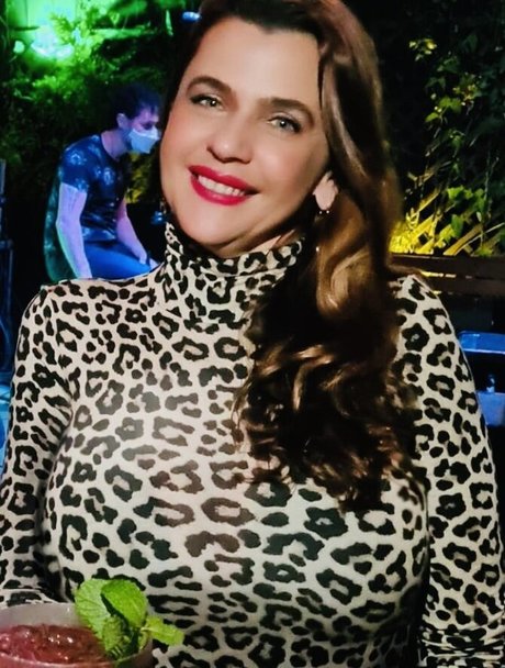 Omnimundi セクシーなポルノスター 写真