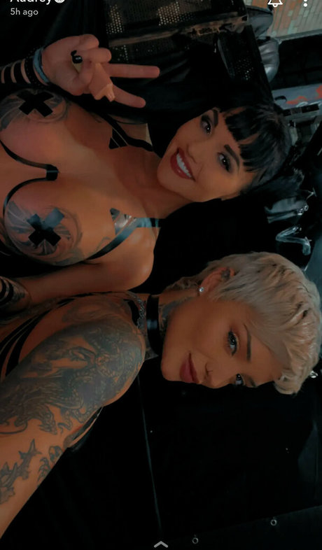 甘いおまんこオンリーファンズ 裸 写真