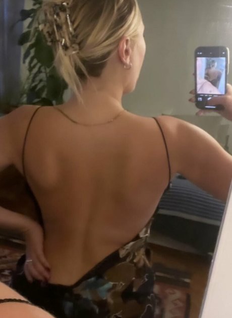 巨乳ティーンオンリーファンズ セクシー 写真