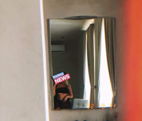 caracagl モデル 写真