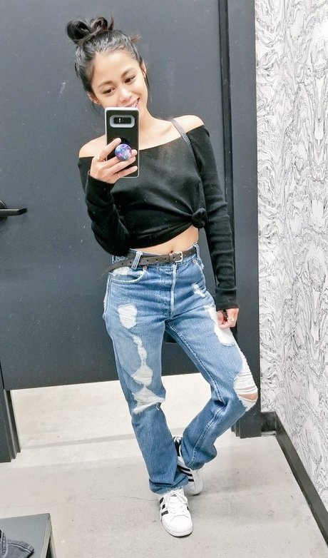 ダーティトークオンリーファンズ 無料セックス 写真