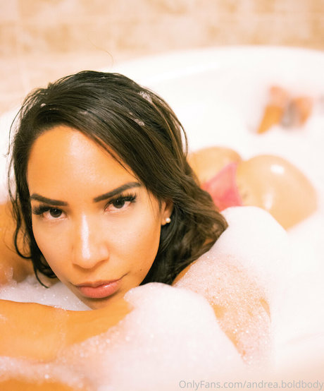 Andrea Boldbody ヌードスター 写真