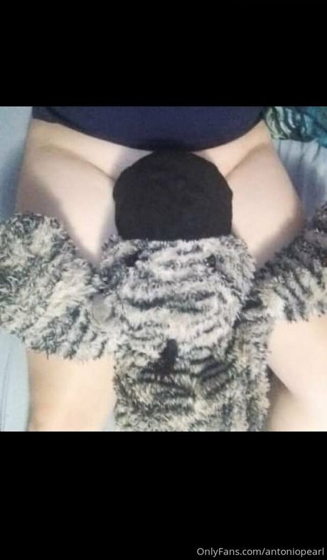 antoniopearl アダルトスター 画像