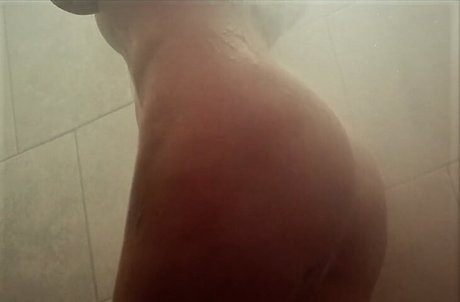 Jess Impiazzi かわいいモデル 写真