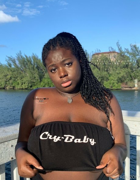 therealzoey 完璧な女優 画像