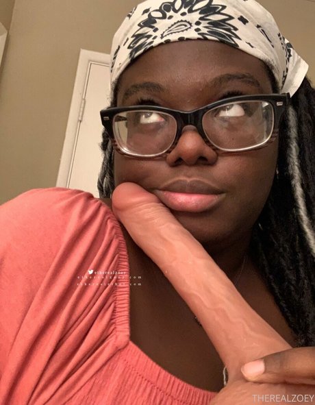 therealzoey 裸のモデル 写真