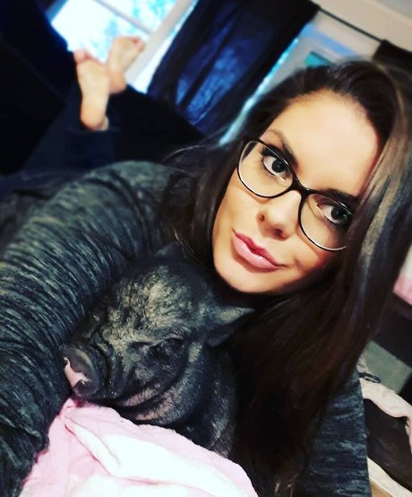 ゴス3P OnlyFans 無料 写真