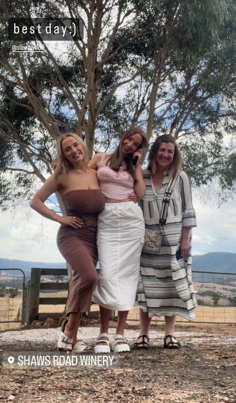 黒檀の猫オンリーファンズ ヌード 写真