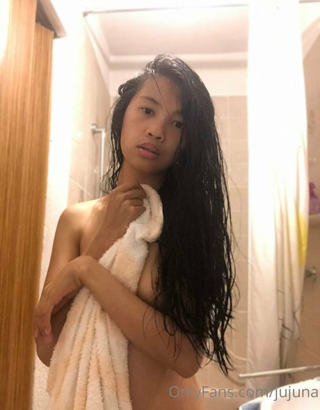 ウェブカメラ オンリーファンズ セクシーヌード 画像