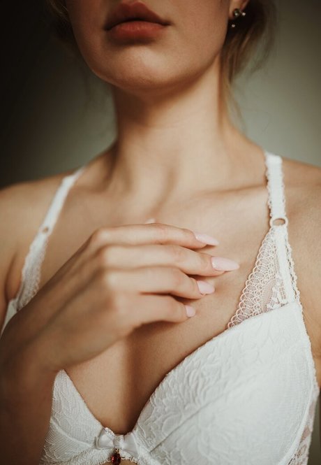 Novosyolova Anna ポルノスター パーフェクト 写真