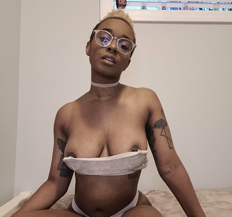 ルビーオンリーファン 美しい裸 写真