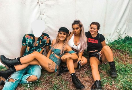 トップオンリーファンズ ポルノ 写真