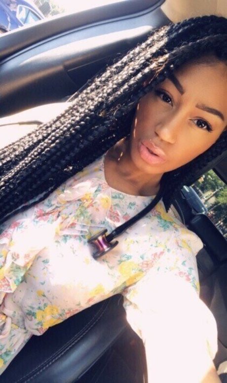 Nia Simone 完璧なスター ギャラリー