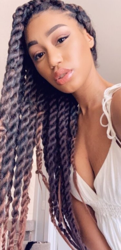 Nia Simone ポルノスター HD 写真