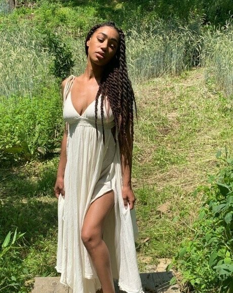 Nia Simone ポルノスター 写真