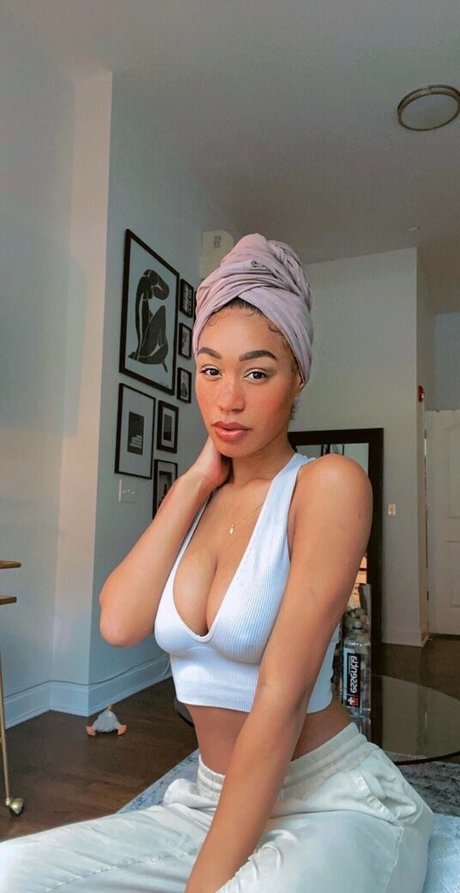 Nia Simone エロティックなスター 写真