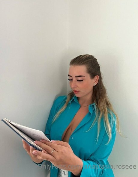 タンオンリーファン ヌード 写真