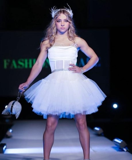 Isabella DuCharme 素敵な女優 ギャラリー