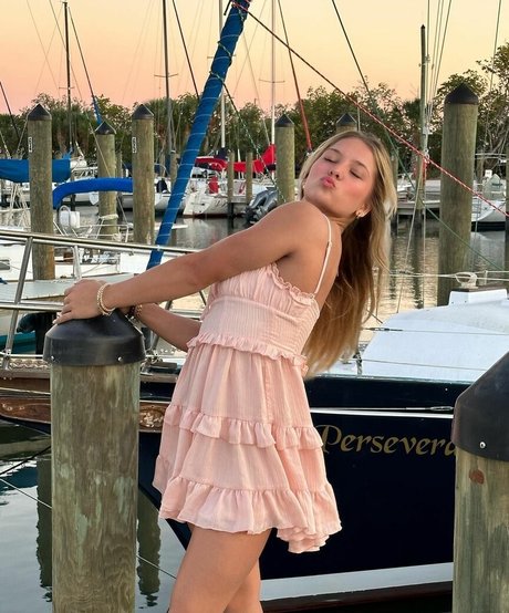 Isabella DuCharme XXXモデル アーカイブ