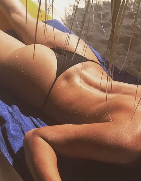 Guerlain セクシーなポルノスター 写真