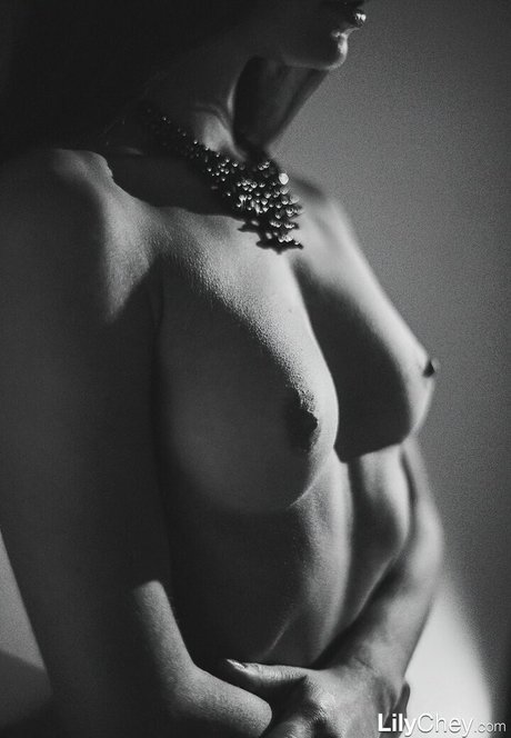 Guerlain ポルノスター 独占 写真