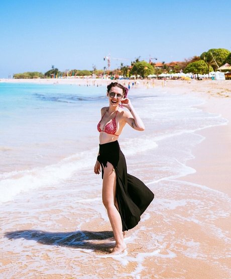 プリティオンリーファンズ ポルノグラフィック ギャラリー