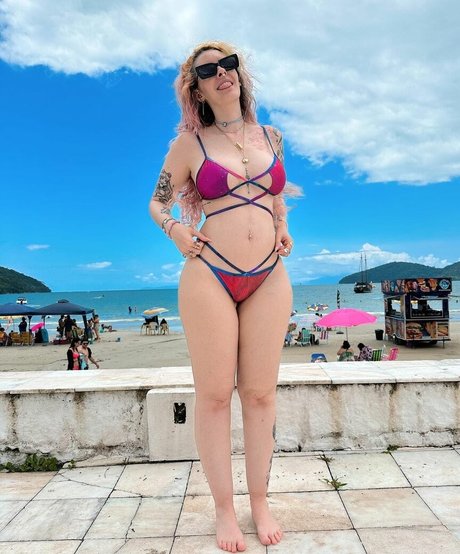 Karen Bachini セクシーモデル 画像