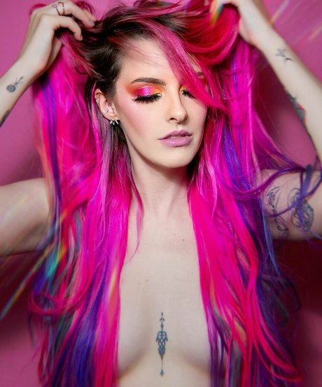 スキニーアナルOnlyFans アート裸 写真