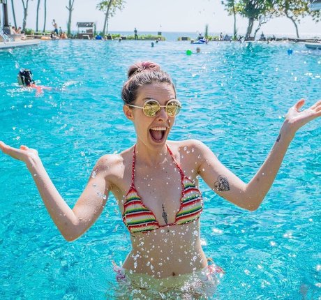 Karen Bachini ポルノスター 独占 写真