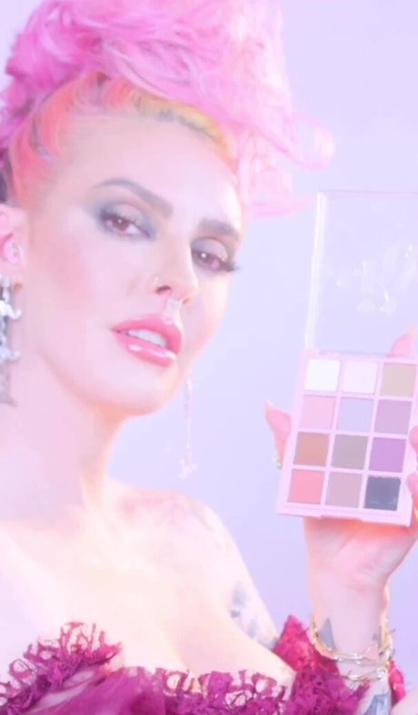 Karen Bachini アダルトスター アーカイブ