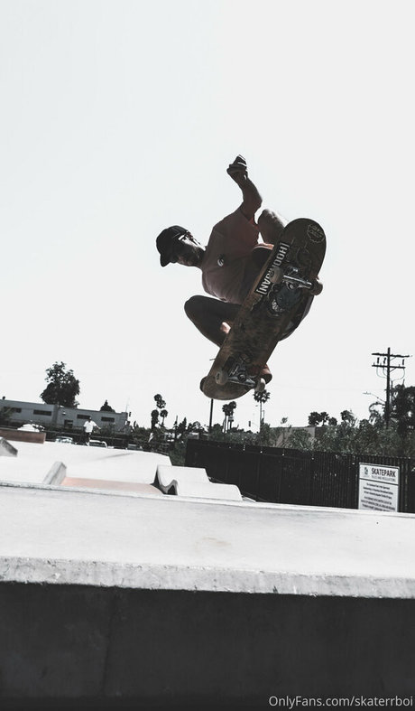 skaterrboi ホットなポルノスター 画像