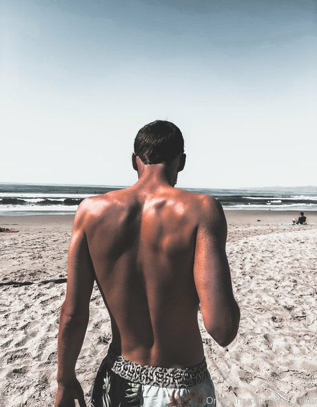 skaterrboi エロティック女優 画像